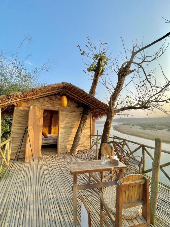 Happy Lemon Tree Lodge Sauraha Exterior photo