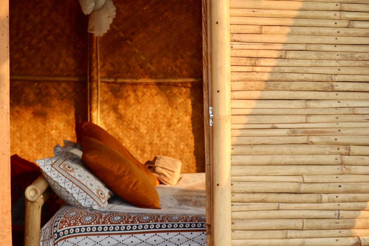 Happy Lemon Tree Lodge Sauraha Exterior photo
