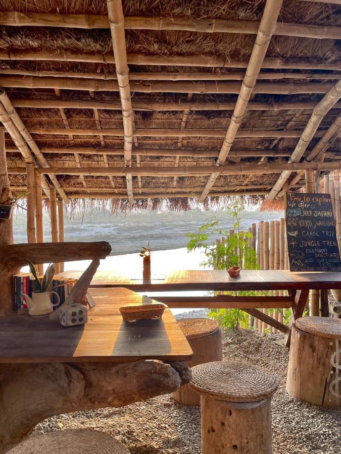Happy Lemon Tree Lodge Sauraha Exterior photo