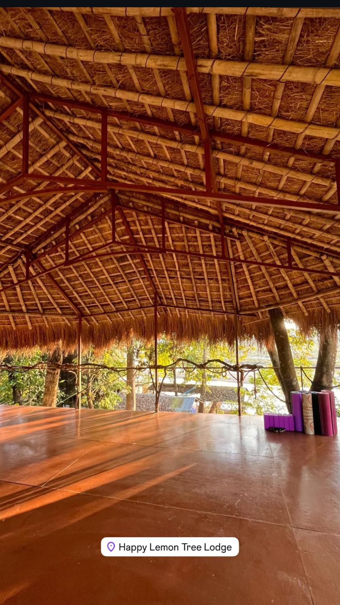 Happy Lemon Tree Lodge Sauraha Exterior photo